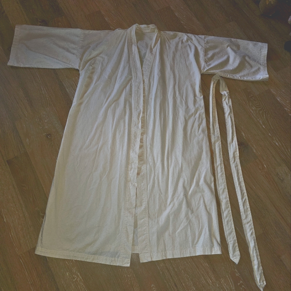 Worn once and years ago! 100% cotton.  Large Japanese zen robe